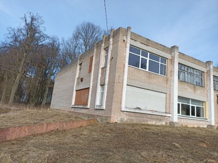 Административное здание - контора по адресу: Витебская обл., Бешенковичский р-н, Бочейковский с/с, аг. Двор Низголово. Административное здание - контора по адресу: Витебская обл., Бешенковичский р-н, Бочейковский с/с, аг. Двор Низголово.