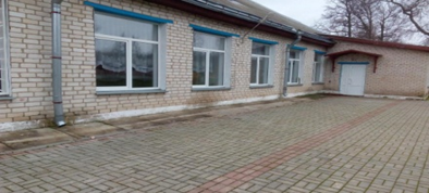 Комплекс капитальных строений: Здание школы (01010001), здание столовой с пристройкой (01010004), здание мастерских с пристройкой (01010002). 4 сооружения (туалет, ограждение, площадки и дорожки, тепловая сеть) Дубровенский район,  аг.Станиславово, ул.Шко