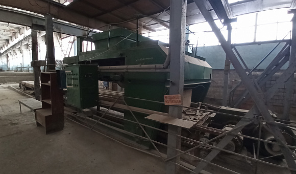 Лот №137. Бетоноукладчик инв. №00000629, размеры корпуса 2х4,5 м, бункера 2х2х2 м Лот №137. Бетоноукладчик инв. №00000629, размеры корпуса 2х4,5 м, бункера 2х2х2 м