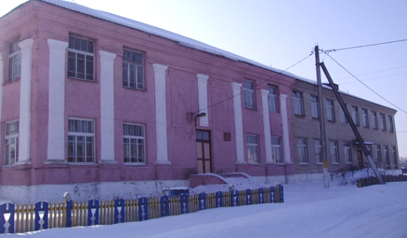 Здание школы, инв. № 250/С-39136 Витебская обл., Полоцкий р-н, Азинский с/с, д. Азино, ул. Кульнева, д. 1.