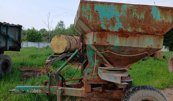Рассеиватель минеральных удобрений  РДУ-3 инв.№10400