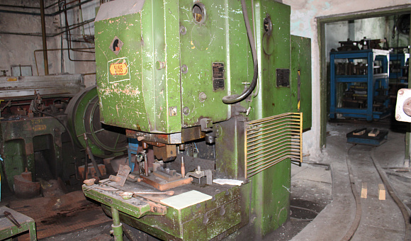 Пресс однокривошипный КЕ2130А, 8,9 тн инв.№5158