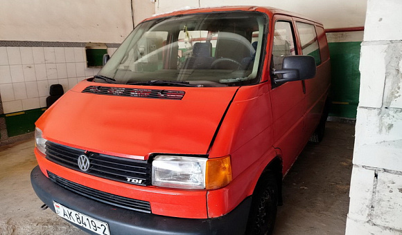 Лот № 1. Легковой автомобиль VOLKSWAGEN TRANSPORTER, год выпуска – 2000