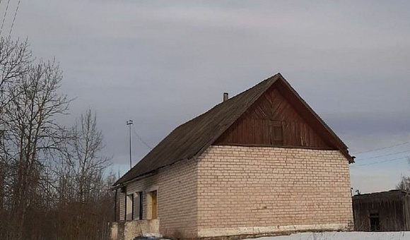 Неиспользуемое здание магазина Неиспользуемое здание магазина