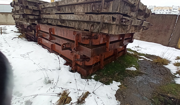 Лот №120. Форма стеновых панелей 3Н2-1 инв. №00300406, размеры 4,19х0,35х3,07 м. Лот №120. Форма стеновых панелей 3Н2-1 инв. №00300406, размеры 4,19х0,35х3,07 м.
