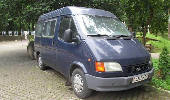 Лот № 1. Легковой специальный вагон FORD TRANSIT 1997 года выпуска,