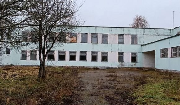 Здание школы. Адрес: Витебская область, Верхнедвинский район, Борковичский с/с, аг. Нурово, ул. Центральная, 1