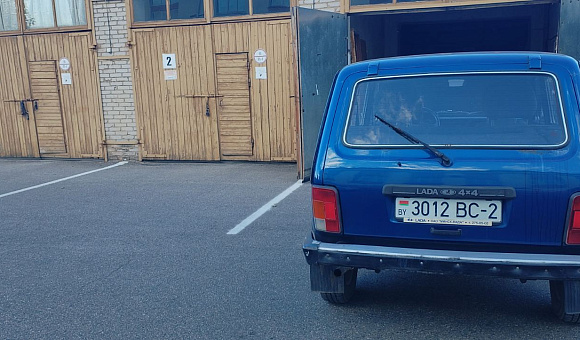 Лот № 1. Легковой автомобиль VAZ-21310 120-14 2006 года выпуска, объём двигателя 1690 м3, бензин, регистрационный знак 3012 ВС-2, тип - легковой джип, кузов (рама) ХТА21310060076257, цвет - синий, инв. №01510019.