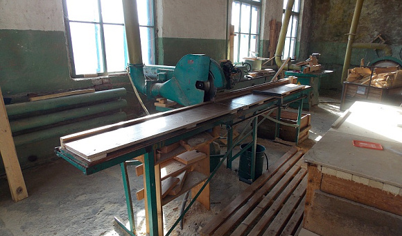 Лот №10. Станок круглопильный торцовочный с инв. № 17.