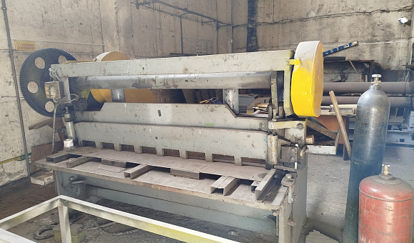 Лот № 2. Ножницы-гильотина НГ-474, 1961 года выпуска, инвентарный №289